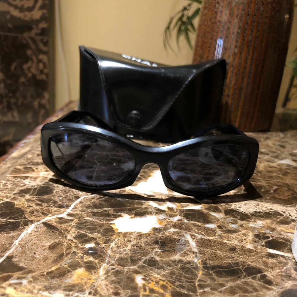 CHANEL VINTAGE SUNGLASSES Women QUILTED Frame